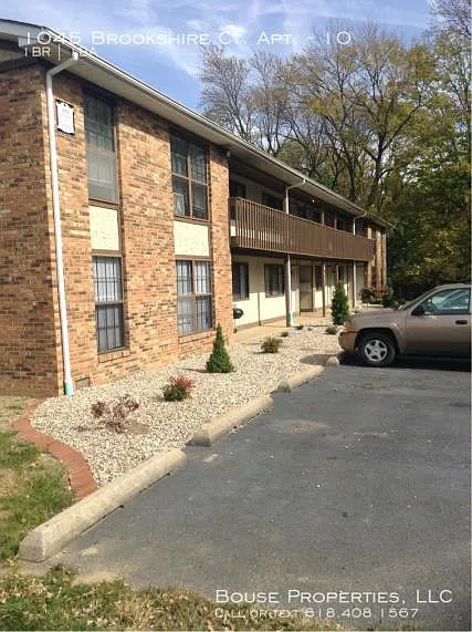 1045 Brookshire Ct #10