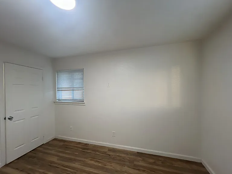 3904 43rd Ave #4 — Photo 9
