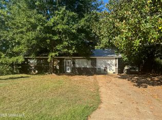 331 Queen Margaret Ln, Jackson, MS 39209