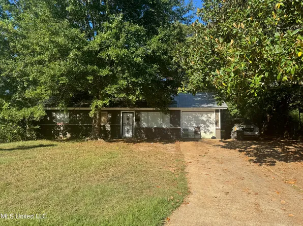 331 Queen Margaret Ln, Jackson, MS 39209