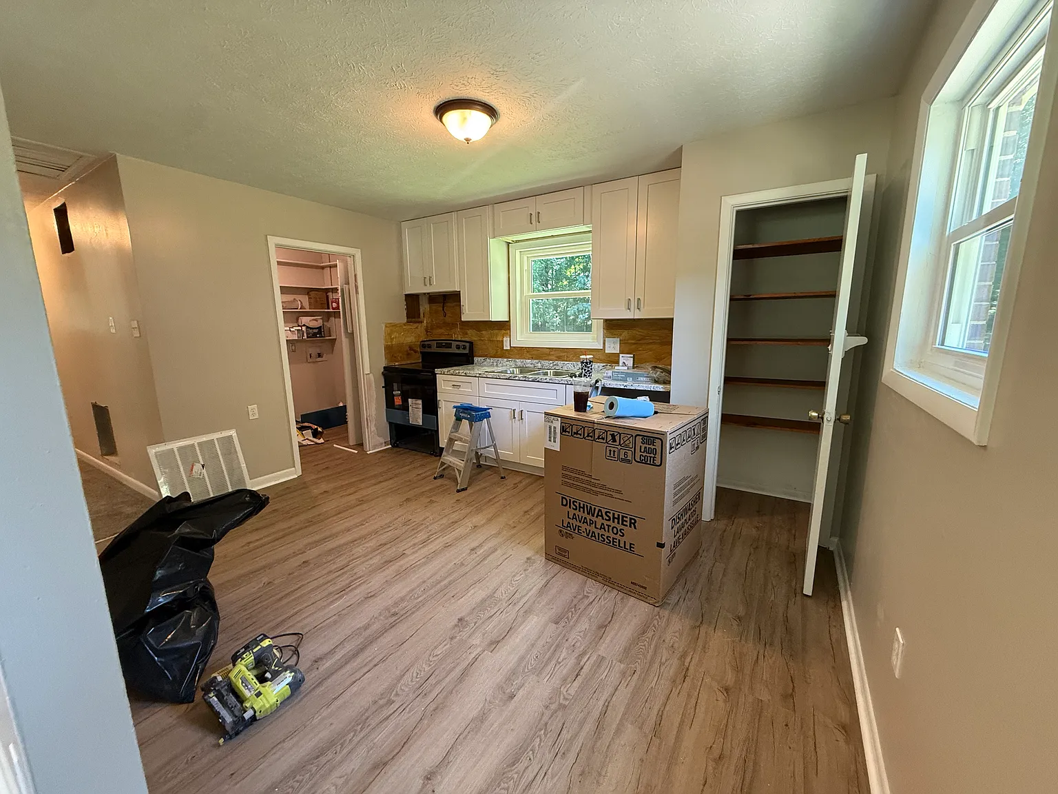 3 bed, 1272 sqft, $1,600 — Photo 4