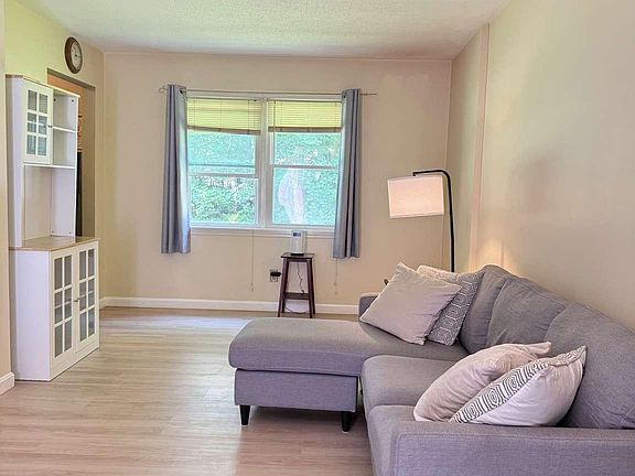4th image of 13 Kimberly Drive #C
