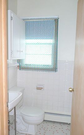5th image of 606 Walnut St