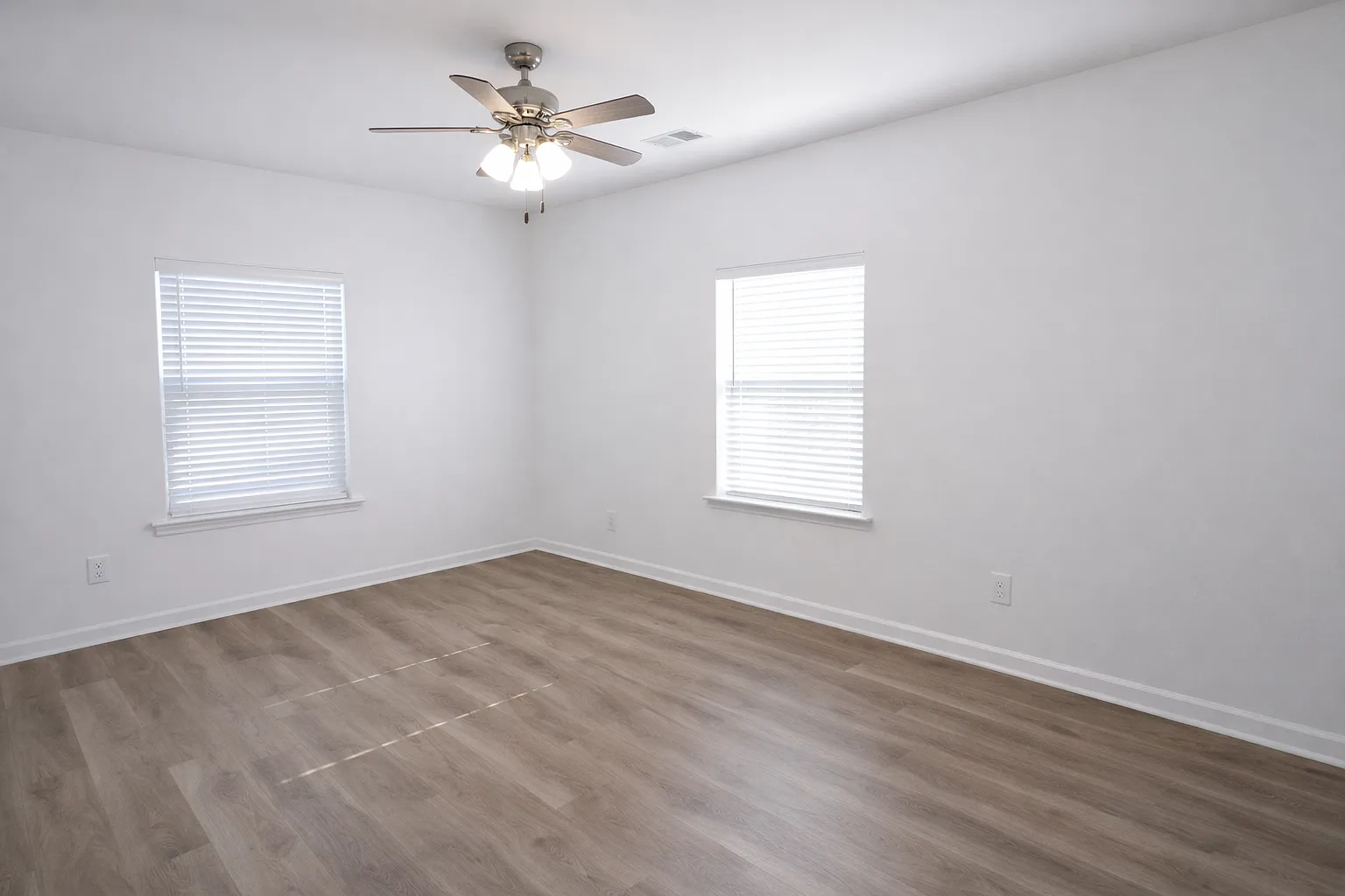 College Place Apartments — Photo 1