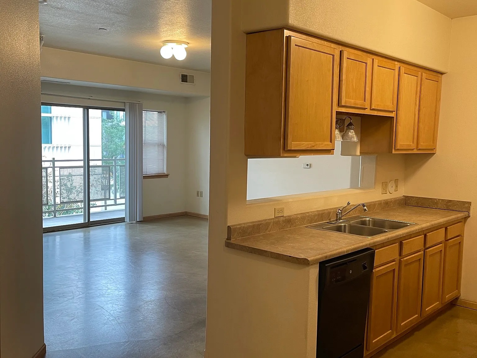 4 bed, $2,907 — Photo 4
