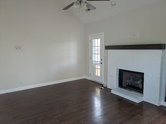 3rd image of 613 Snowshoe Ln