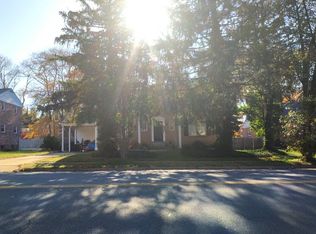 418 Old Court House Rd NE, Vienna, VA 22180