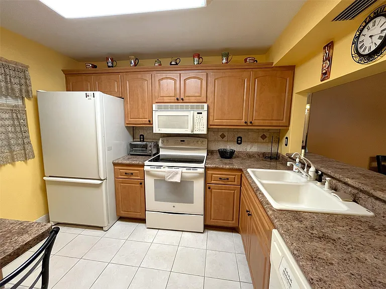 9501 Seagrape Dr #305 — Photo 3