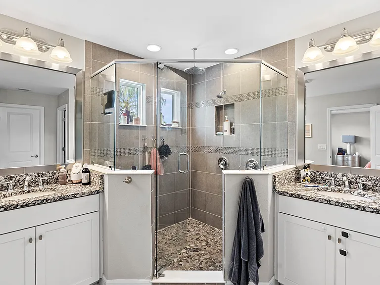 4545 Scarlet Loop — Photo 37