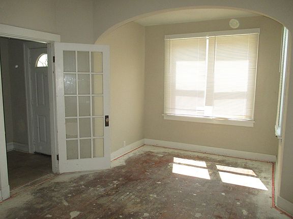 5th image of 409 33rd St