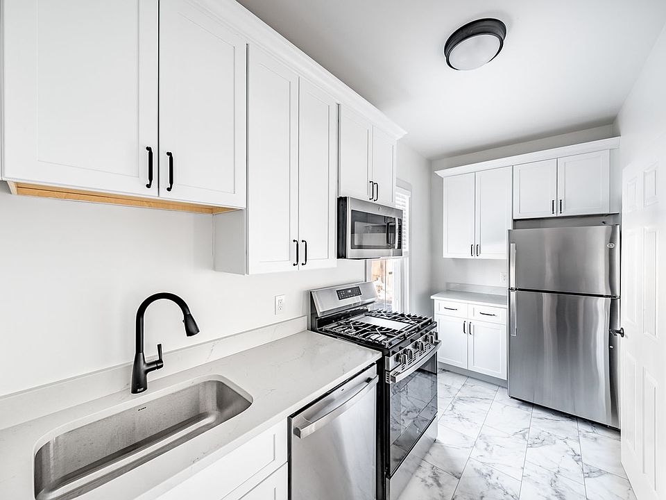 1st image of 107 Caroline St APT 3