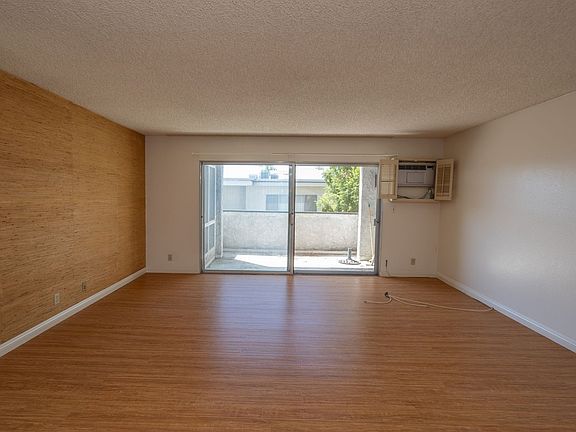 4th image of 360 S Euclid Ave Unit 320