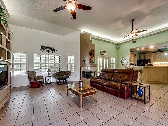 5th image of 3405 W Country Club Dr