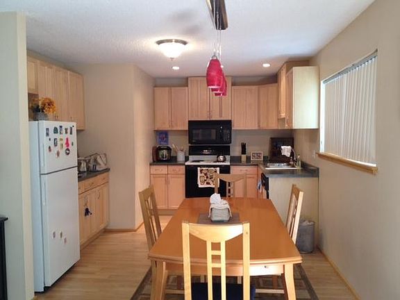 3rd image of 1281 Bonanza Ave APT 10