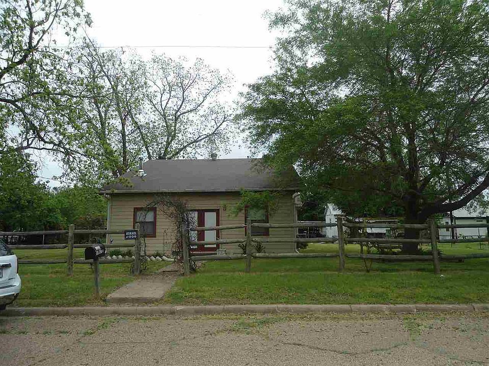 1st image of 107 N Avenue D
