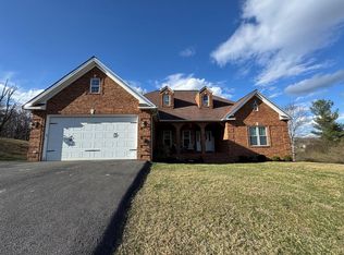 200 Sunrise Dr, Richlands, VA 24641