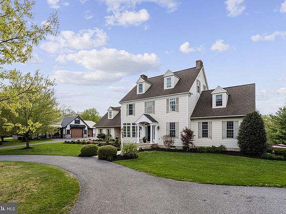 3rd image of 837 Ballstown Rd