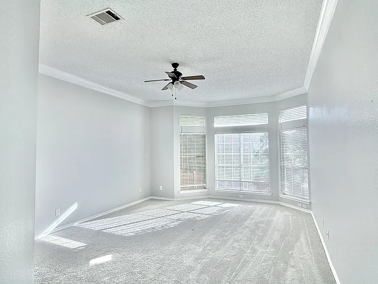 2681 Hillside Dr — Photo 5