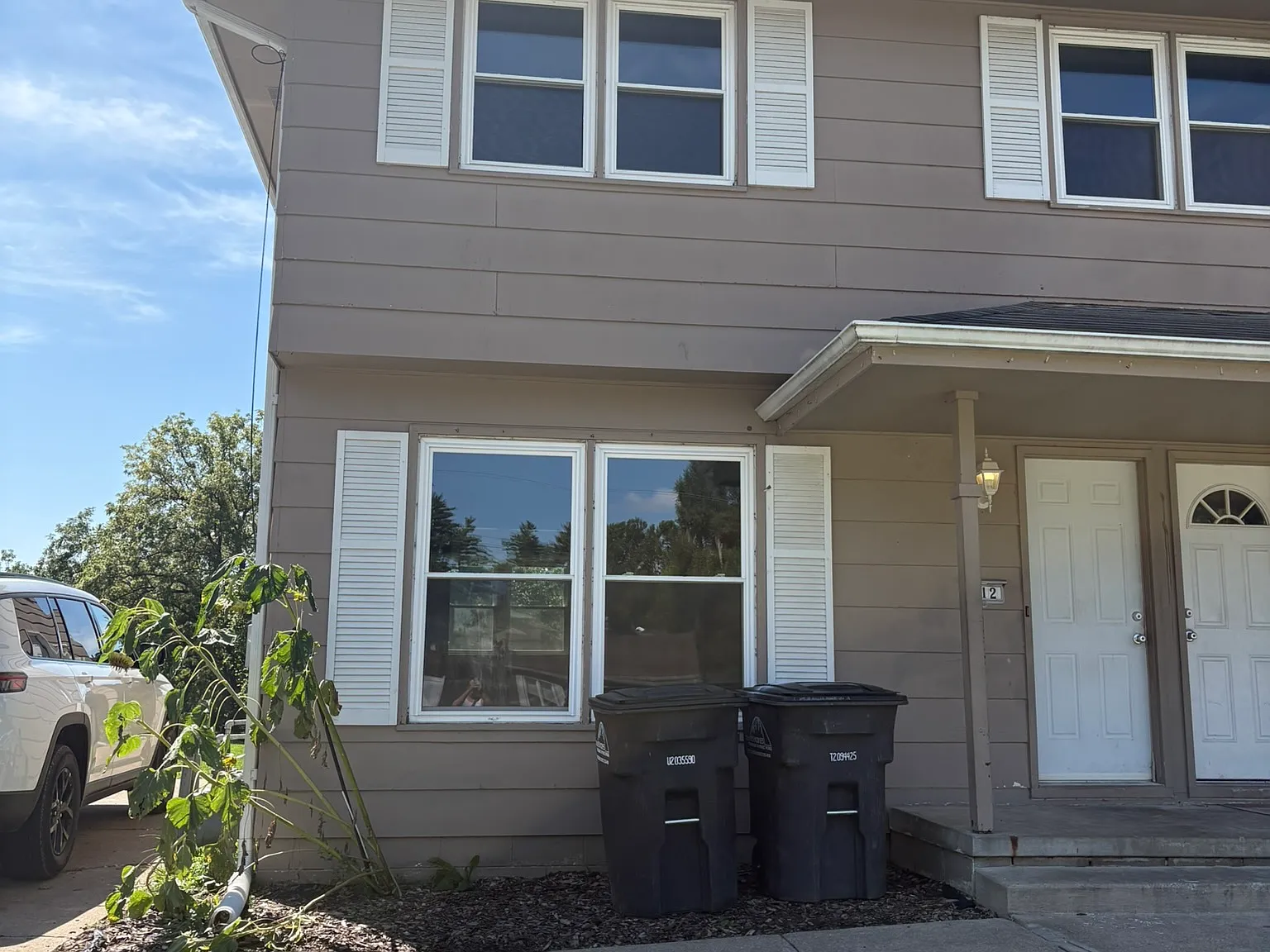 3 bed, 1008 sqft, $1,325 — Photo 1