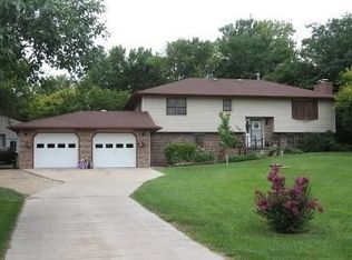 1807 Rocky Ford Cir, Manhattan, KS 66502
