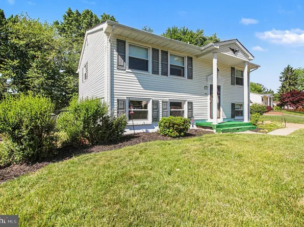 4401 Kentmore Dr, Woodbridge, VA 22193