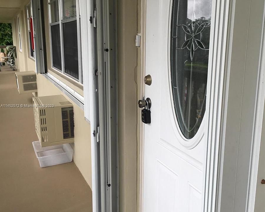 1st image of 190 Salisbury E #H