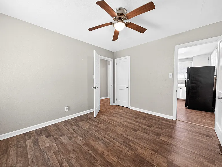 2848 Blan St — Photo 17