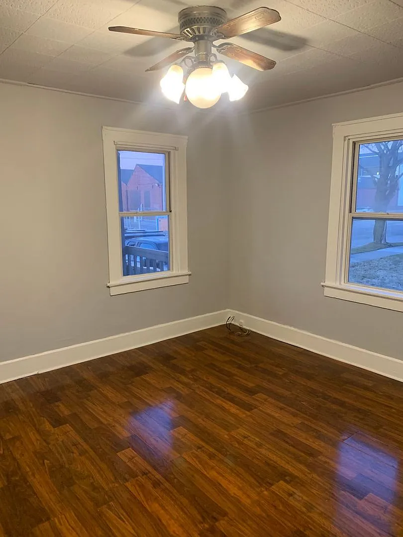 4 Bedroom Single Family — Photo 1
