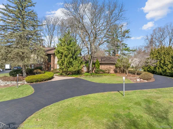 4838 Kew Ct, Bloomfield Hills, MI 48301