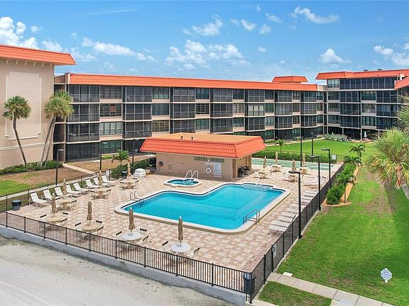 3rd image of 17580 Gulf Blvd APT 115