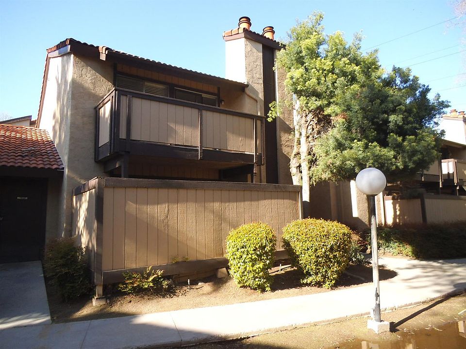 2nd image of 1550 W Ashlan Ave APT 210