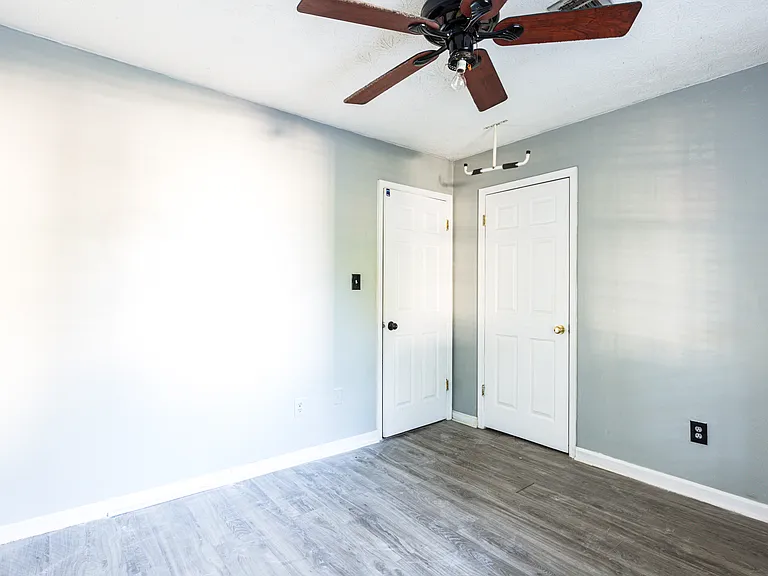 3061 Meadow Wood Ct — Photo 15