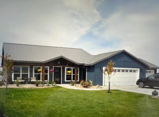 147 Safari Dr, Saratoga, WY 82331