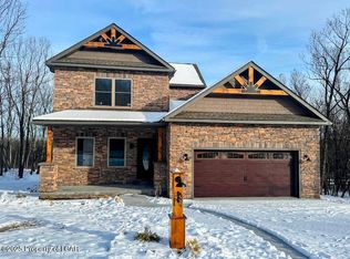 107 S Honeysuckle Dr, Hazle Township, PA 18202