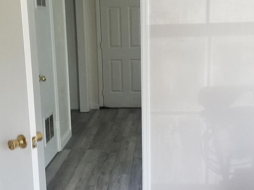 2nd image of 327 Maple St