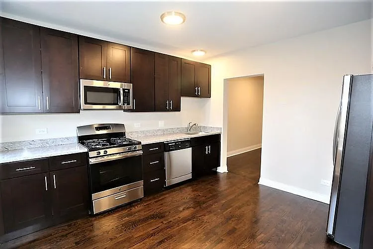 4445 N Rockwell St #3 — Photo 11
