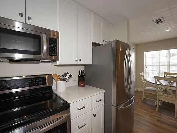 3rd image of 850 S Tamiami Trl APT 324