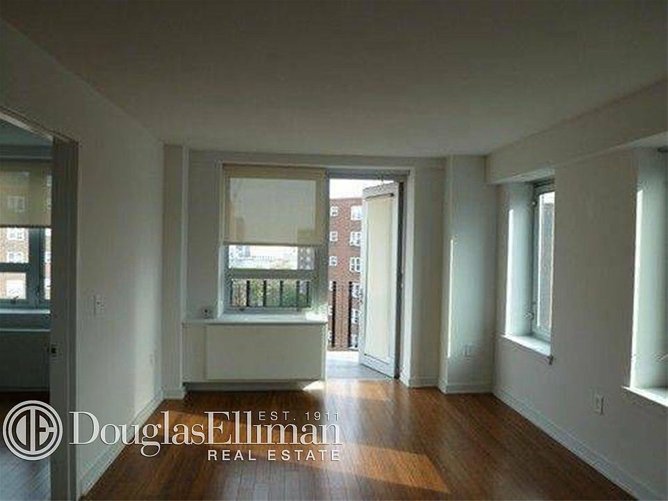1st image of 300 W 55th St APT 2V