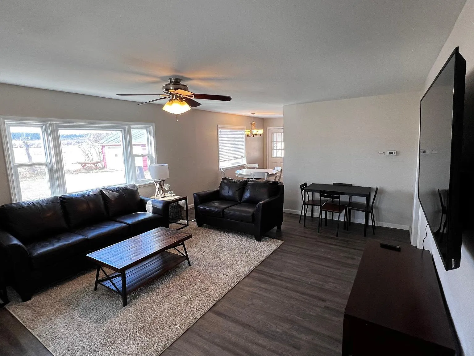 3 bed, 1100 sqft, $2,600 — Photo 2