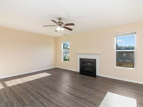 5th image of 1006 Oak Park Dr