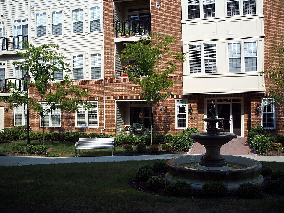 1st Flr Court yard view