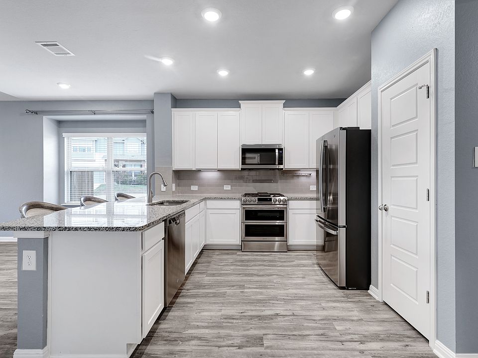 5025 Drovers Path, Saint Hedwig, TX 78152 | Zillow