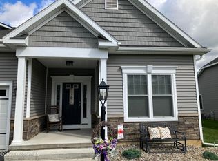 10 David Dr, Glenmont, NY 12077