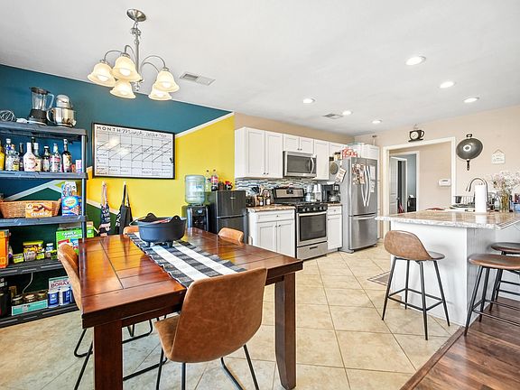 5th image of 110 Rhett Pl