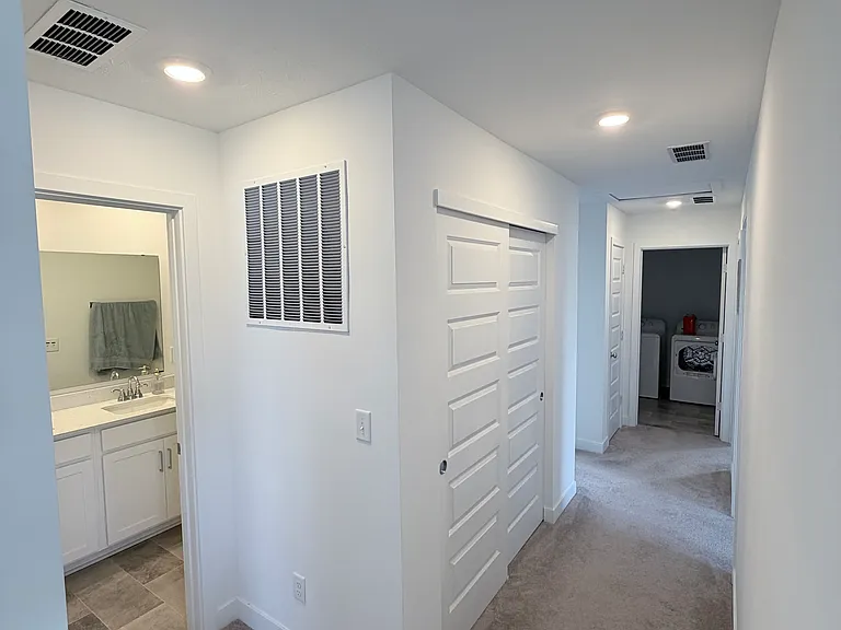 2137 Egbert Rd — Photo 20