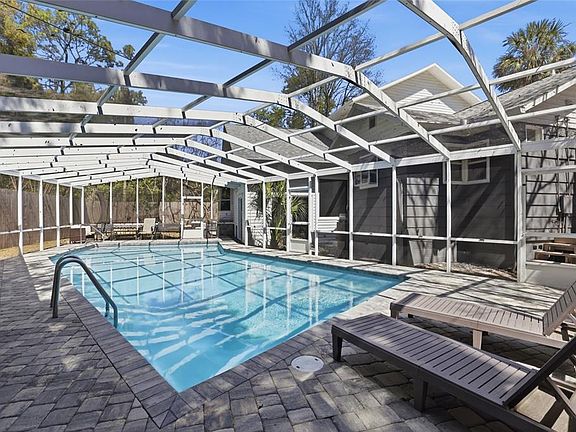 3rd image of 600 NW 35th St