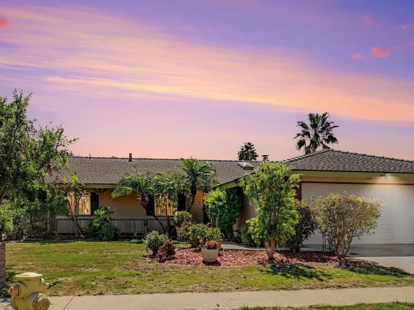 1661 Oak Hill Dr, Escondido, CA 92027