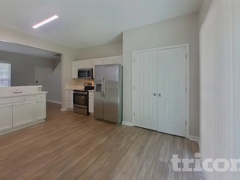 5400 Peachwood Dr — Photo 4