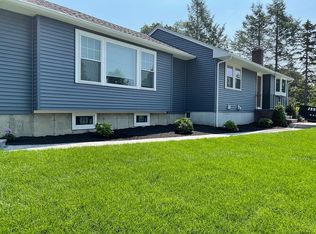10 James St, Burlington, MA 01803