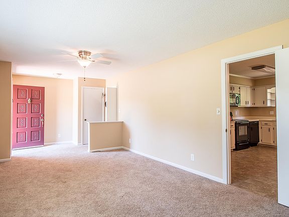 4th image of 631 Pine Hill Dr